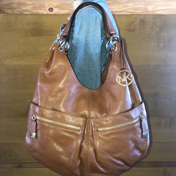 Michael Kors LAYTON hobo bag - Picture 2 of 7